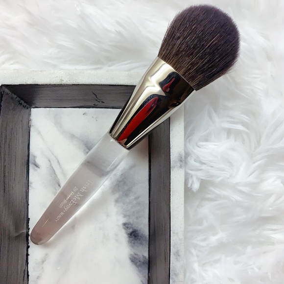 Trish mcevoy 2b sheer blush brush - Picture 3 of 3